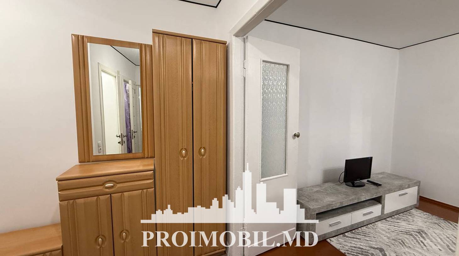 https://images.proimobil.md/gbRLNXj7QByla4VTKRVtQ-WoA-KLoFDiFu8XX7u3n9M/watermark:0.75:so:0:30:0.39/resize:fill:1460:816:1/gravity:ce/bG9jYWw6Ly8vZXN0YXRlL2xyLzM1NzU1ZjRhLTgxZGYtNDEzNC1hMWUxLTBiMjUyZDQxMDdkMS5qcGVn