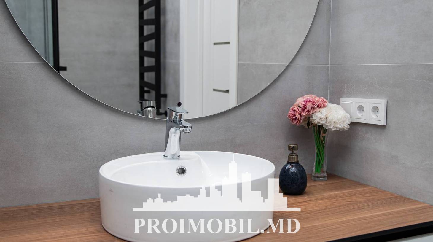 https://images.proimobil.md/gjfWS018eaQ52lSzt76nbXUHdajg2V03PzagbCtU_kI/watermark:0.75:so:0:30:0.39/resize:fill:1460:816:1/gravity:ce/bG9jYWw6Ly8vZXN0YXRlL2xyLzUyYWVjNzI3LTY4NTUtNGNmZC04NmU3LWQ2MjI5MmJlNzQ0Ni5qcGVn
