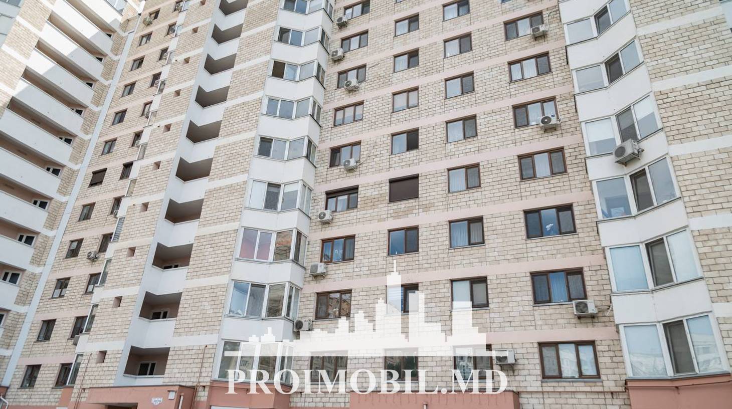 https://images.proimobil.md/gp_e2KPAqDUyFldCsBiEfgdIi7DQSdzlrgI_z46OpZo/watermark:0.75:so:0:30:0.39/resize:fill:1460:816:1/gravity:ce/bG9jYWw6Ly8vZXN0YXRlL2xyLzAwYzI5YmUyLTAzYTAtNDBkNy1hN2UwLTExMGIxNjQ0NjFhZC5qcGVn
