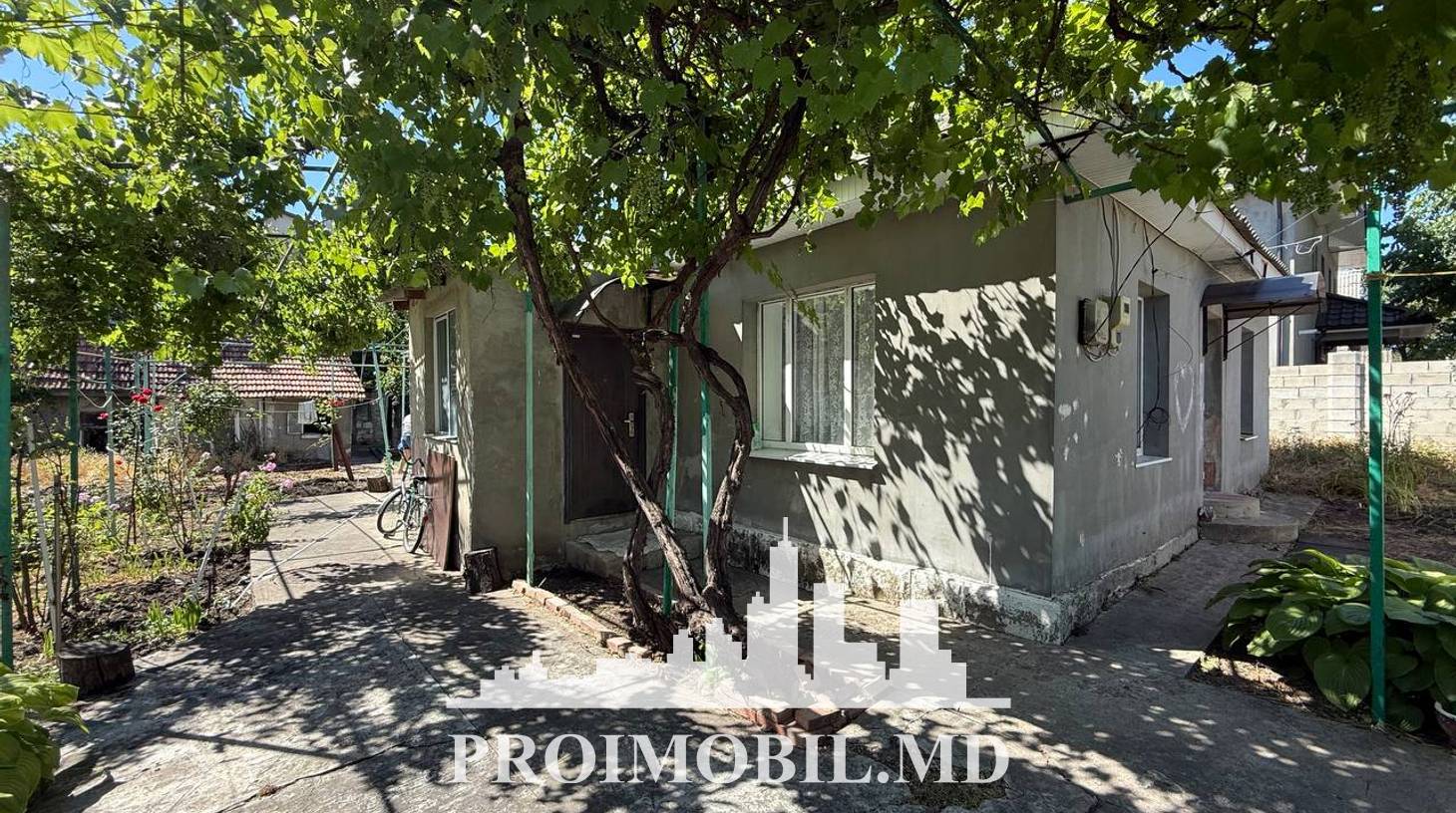 https://images.proimobil.md/gtKILHJ15oVxcRBDTXv9ic4hEBW2MRK1kKPrm3pqh2A/watermark:0.75:so:0:30:0.39/resize:fill:1460:816:1/gravity:ce/bG9jYWw6Ly8vZXN0YXRlL2xyL2JlMDcyNGRmLTc2M2QtNDljOC1hOGM5LWFmYTA0ZTg2MDIwZC5qcGVn