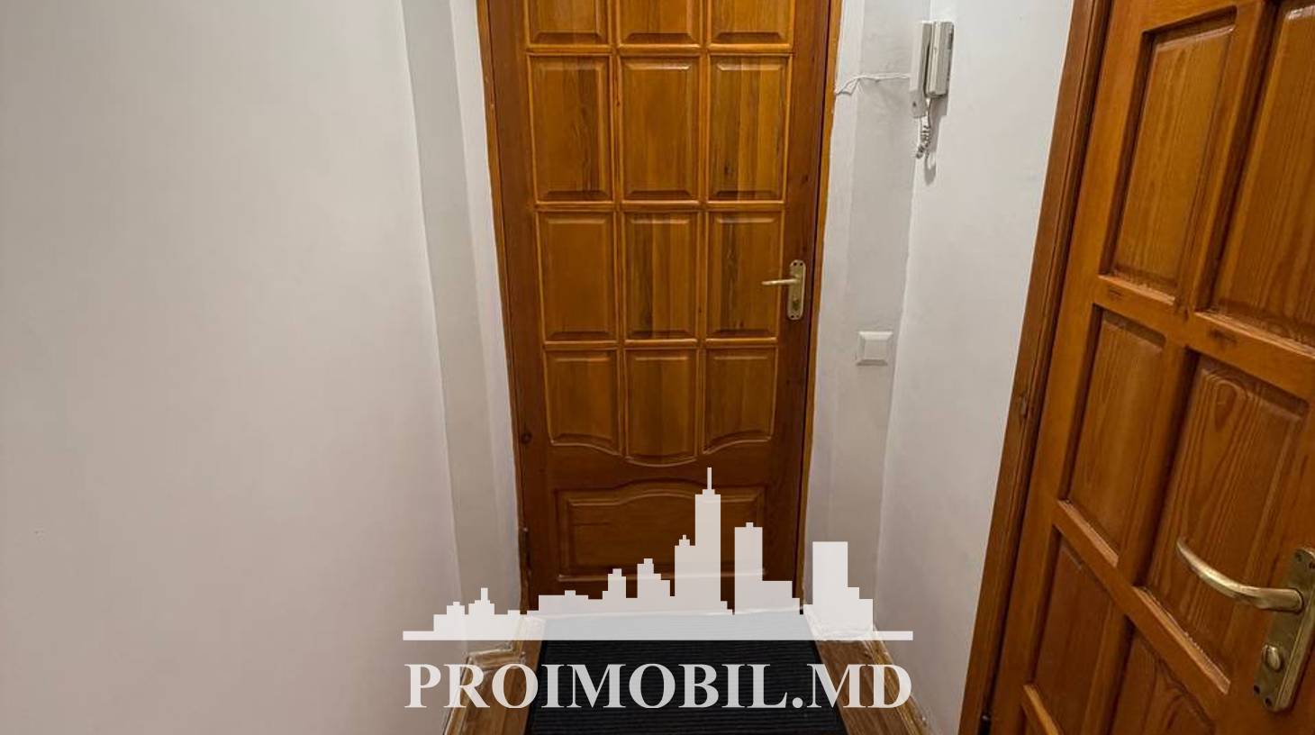 https://images.proimobil.md/gvZE-zX_DJAkbHgQ7Bf__wS9e82J3ygAG8jb0FnSNLo/watermark:0.75:so:0:30:0.39/resize:fill:1460:816:1/gravity:ce/bG9jYWw6Ly8vZXN0YXRlL2xyLzg2YWM2OWE3LWQ0MTktNDgyNy1iZjgxLWE2MjdjZWQ5ZDkwMy5qcGVn