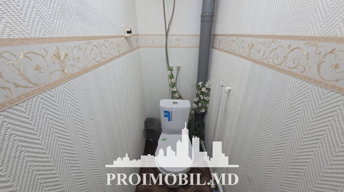 https://images.proimobil.md/gwf2hIY4x3GgEt2lyL2otHt_iQSt8G_4YwTLO78NOlI/watermark:0.75:so:0:30:0.39/resize:fill:1460:816:1/gravity:ce/bG9jYWw6Ly8vZXN0YXRlL2xyLzVlNzgwMTliLTM0YmQtNGJiNy1hZjI3LTcyZGE3ZGRkODk5Ny5qcGVn
