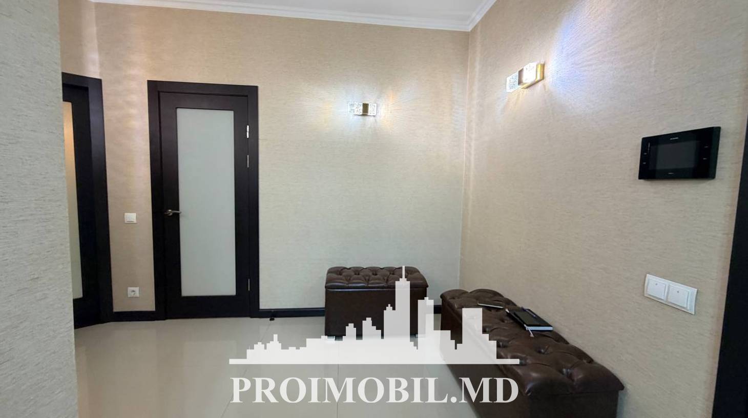 https://images.proimobil.md/h-zbQIOc_HMMeP17i86APA5JW9U94NNLnFIbfd4xIHk/watermark:0.75:so:0:30:0.39/resize:fill:1460:816:1/gravity:ce/bG9jYWw6Ly8vZXN0YXRlL2xyLzUwYzM3MDViLTVlMWUtNGQzZC1hZmE1LWZjMzg3NWI5NGJhMi5qcGVn