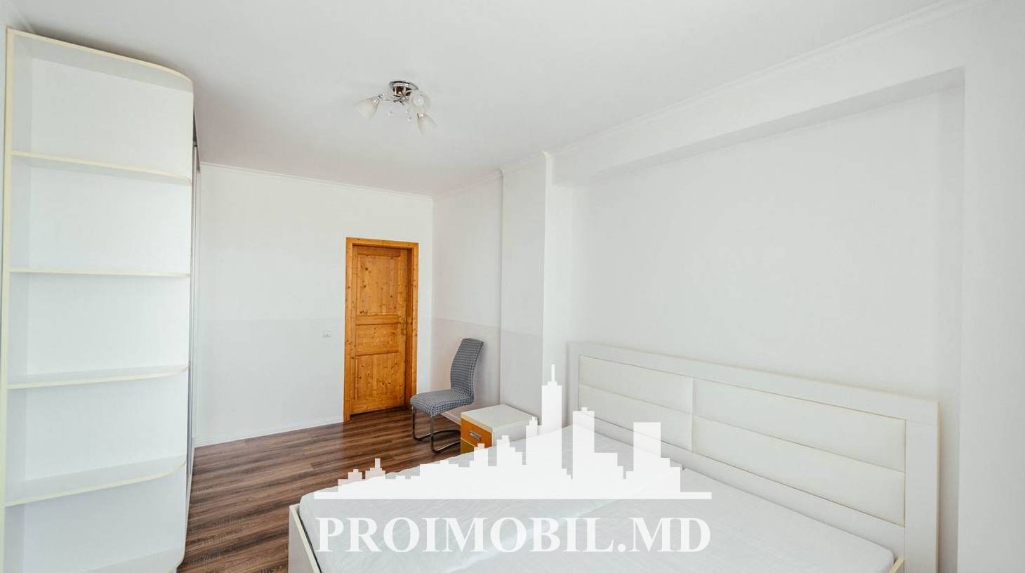 https://images.proimobil.md/h36-PeaXu20D8mawdfuBPYsvOq1q2eeS8rgOfnT1E2I/watermark:0.75:so:0:30:0.39/resize:fill:1460:816:1/gravity:ce/bG9jYWw6Ly8vZXN0YXRlL2xyLzI0ZGZjNDU1LTJlN2UtNDY5My1hYTQwLTMxMzRiNWY5N2UxZC5qcGVn