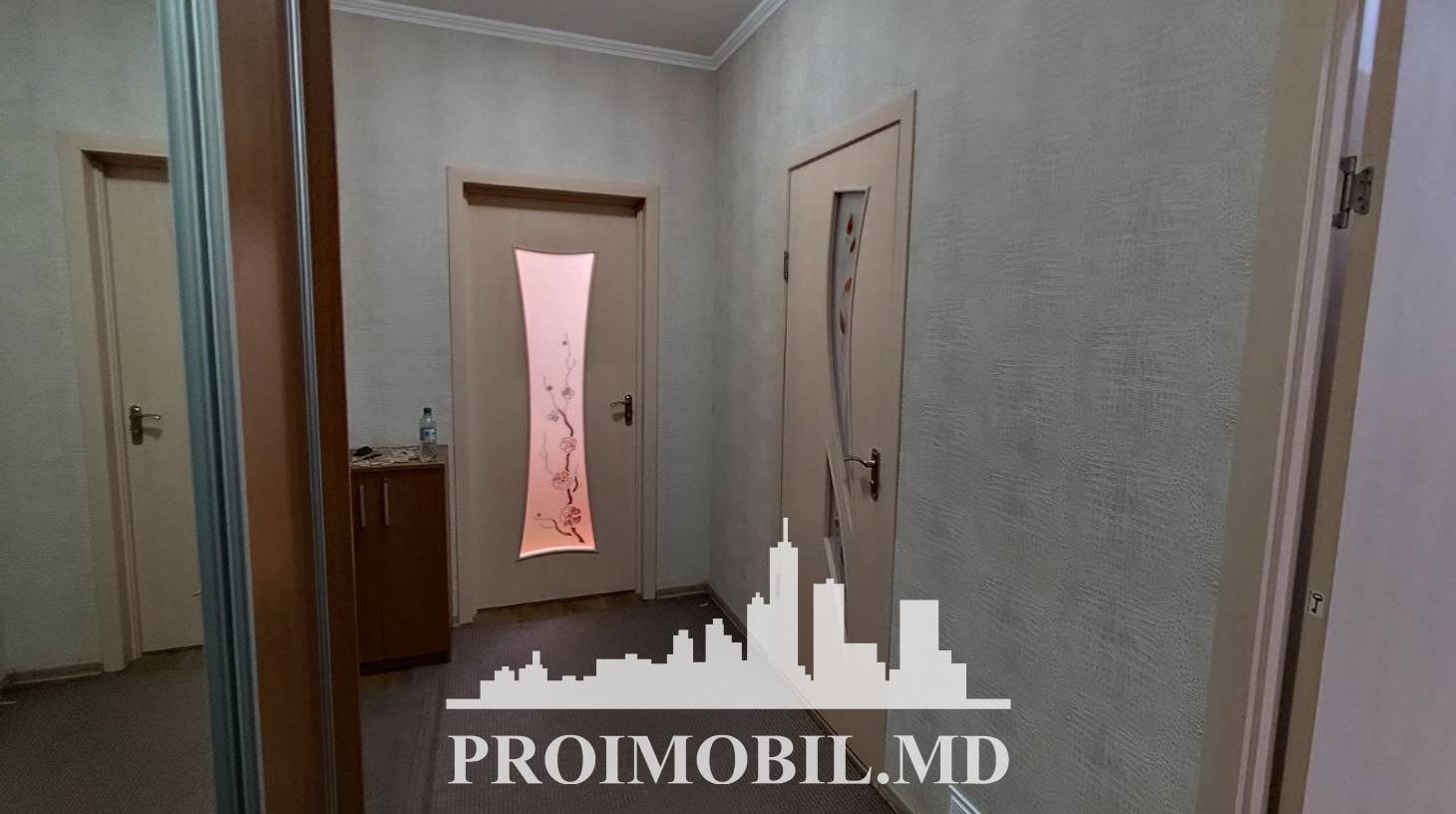 https://images.proimobil.md/h623dS68iseBM3UGd23v4bN37IE5PSAy4T8xiNnu7P4/watermark:0.75:so:0:30:0.39/resize:fill:1460:816:1/gravity:ce/bG9jYWw6Ly8vZXN0YXRlL2xyL2RmMTBjMDU0LTFhNzktNGU5Yi04OGI0LTJjODVlMjRlZjcxMC5qcGVn