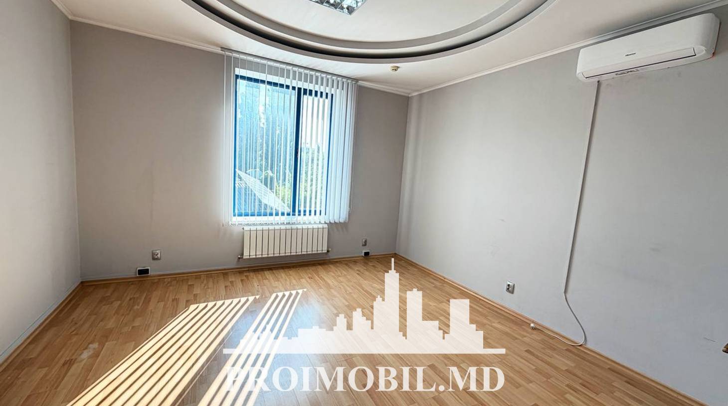 https://images.proimobil.md/h6z19W1NVNZCK35VrAU_GSlcJ1KJxEUvCCF4WRNKzc0/watermark:0.75:so:0:30:0.39/resize:fill:1460:816:1/gravity:ce/bG9jYWw6Ly8vZXN0YXRlL2xyL2I0YmIzNDlmLTA3NjUtNDc4NC05NTI4LTkxOTQ0OTJjNGY5OC5qcGVn