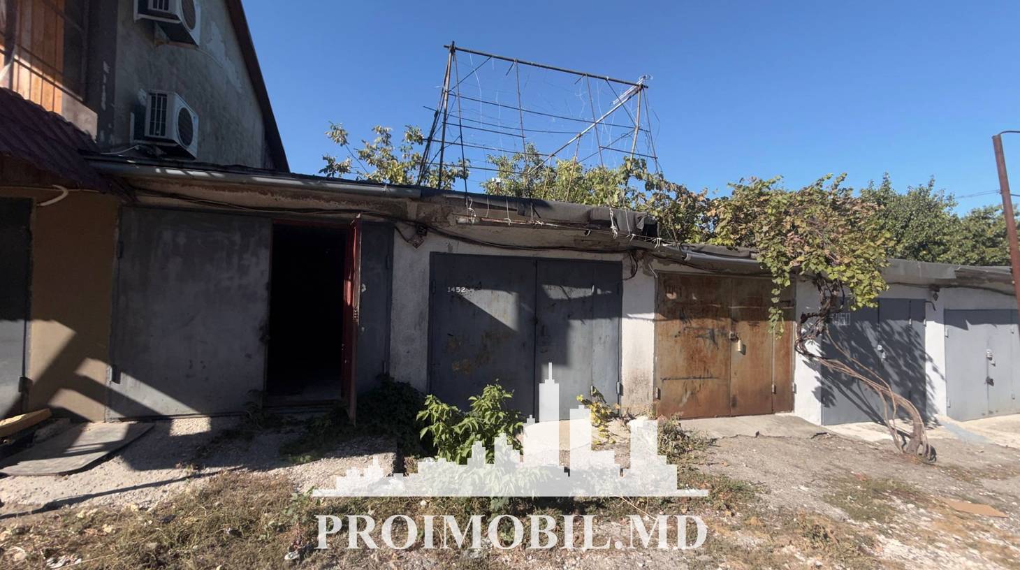 https://images.proimobil.md/h6zMoJlXIrtc6j7VtqHusjdqzZDY4ifOIWpqHtQrq98/watermark:0.75:so:0:30:0.39/resize:fill:1460:816:1/gravity:ce/bG9jYWw6Ly8vZXN0YXRlL2xyL2M0OThhZjc4LTJiODMtNDllMi04NTE5LWViOThmNGVhYjQ5MS5qcGVn