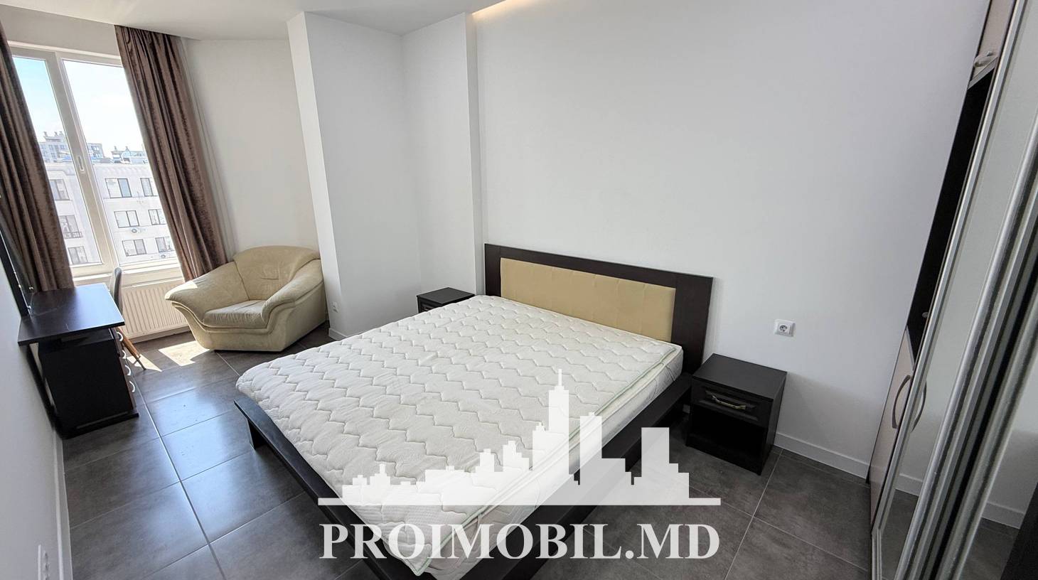 https://images.proimobil.md/h7TdnXftXwwB6KPh2uJrdX-9MVUnf1kCOiCyCr9F_bA/watermark:0.75:so:0:30:0.39/resize:fill:1460:816:1/gravity:ce/bG9jYWw6Ly8vZXN0YXRlL2xyLzEyMzU0ZTY0LTQ1ODgtNGE0Yi05ZTJiLWZkYjhhNjE0NmM3Yy5qcGVn