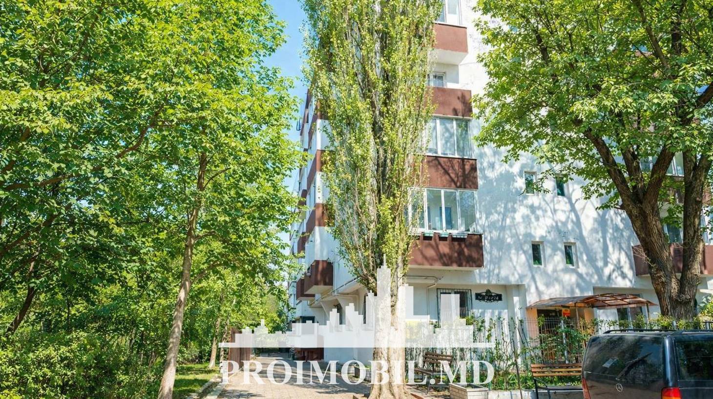 https://images.proimobil.md/h9TiKvXBirn10UJSkln4d_jv27POTwAmulI6u67wnPE/watermark:0.75:so:0:30:0.39/resize:fill:1460:816:1/gravity:ce/bG9jYWw6Ly8vZXN0YXRlL2xyLzY3Njg3OGYzLTc3MDEtNGQ5OC1iZjBjLTMwODFiODYyODMxOS5qcGVn