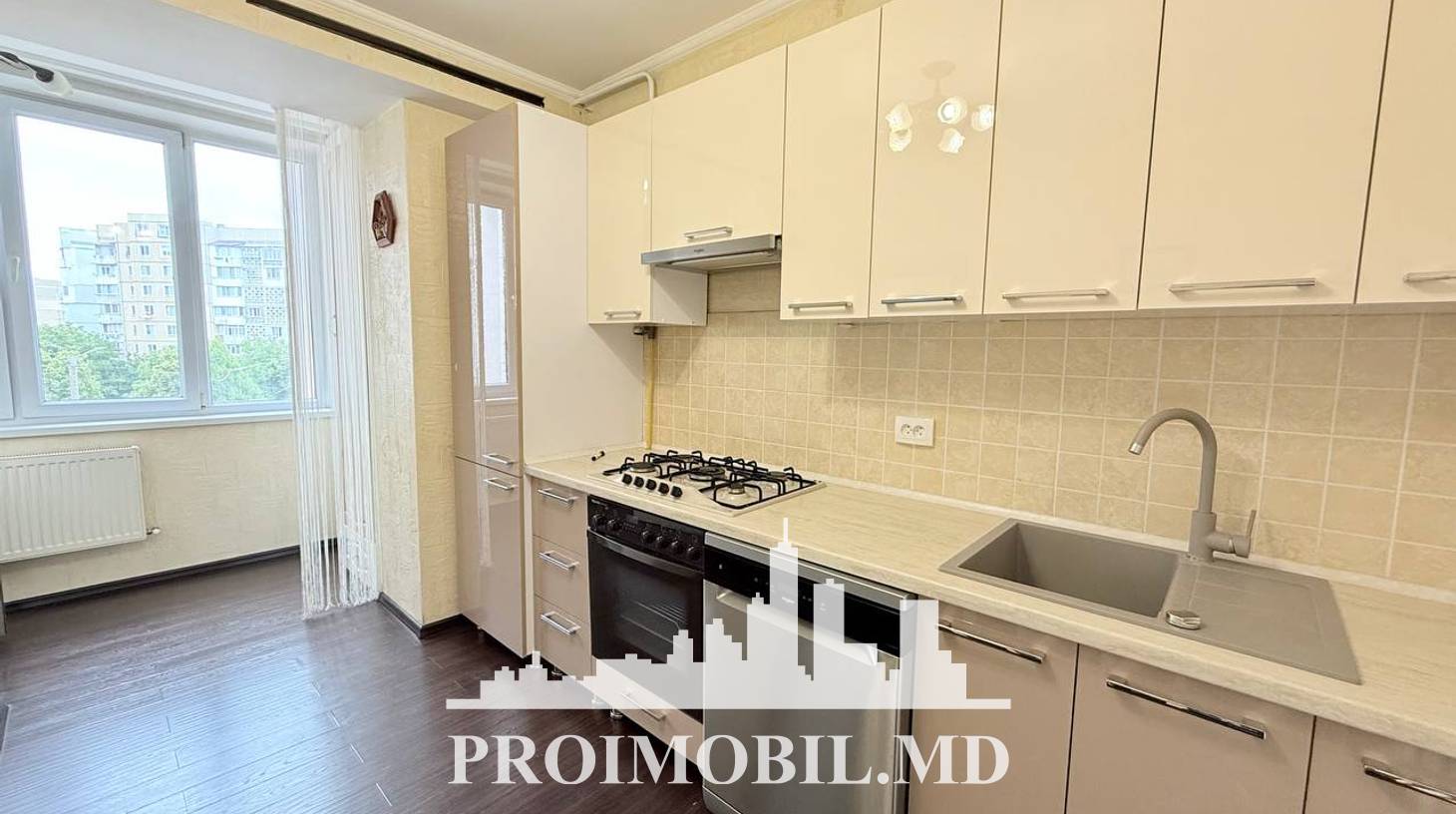 https://images.proimobil.md/hA8f6lb3PPSPYI-TYf_6AdejjEW0oDGp2ctvg0F5rOk/watermark:0.75:so:0:30:0.39/resize:fill:1460:816:1/gravity:ce/bG9jYWw6Ly8vZXN0YXRlL2xyL2E5NWUyNjFiLTNkMGMtNGE4MS04NWQ3LWU0ODUzZDU1NGMzNi5qcGVn