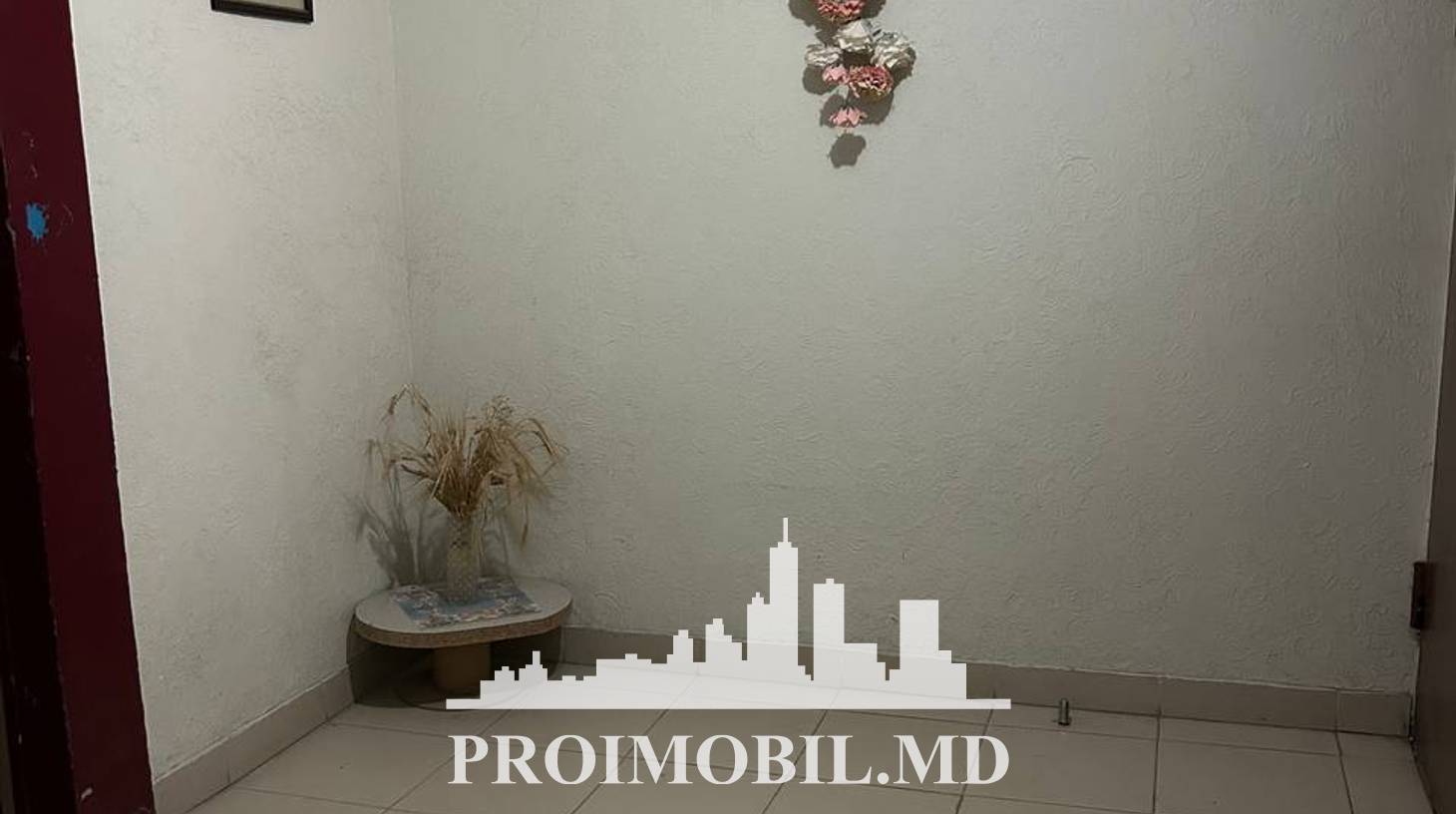 https://images.proimobil.md/hDIGNlHSS2b_doztUX_OgwfrUGXMtoBY_lL3l5q56cw/watermark:0.75:so:0:30:0.39/resize:fill:1460:816:1/gravity:ce/bG9jYWw6Ly8vZXN0YXRlL2xyLzQ3NWY5YTk5LTk2MjQtNDM1Mi04NzRiLTQ3N2YxMTE3MmNmYi5qcGVn