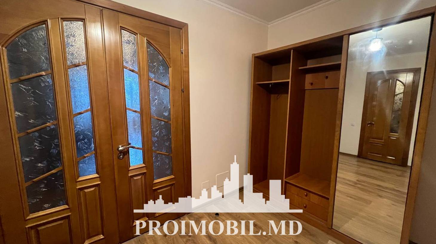 https://images.proimobil.md/hDMlN7zfsdkGvj3a7r9LHM9C-2e8DYCSep1bd5sEntE/watermark:0.75:so:0:30:0.39/resize:fill:1460:816:1/gravity:ce/bG9jYWw6Ly8vZXN0YXRlL2xyL2UwNjc3ZDY4LWFlZWItNDllMy05ZTA1LWEwMGVlYTQ2YzdmNC5qcGVn