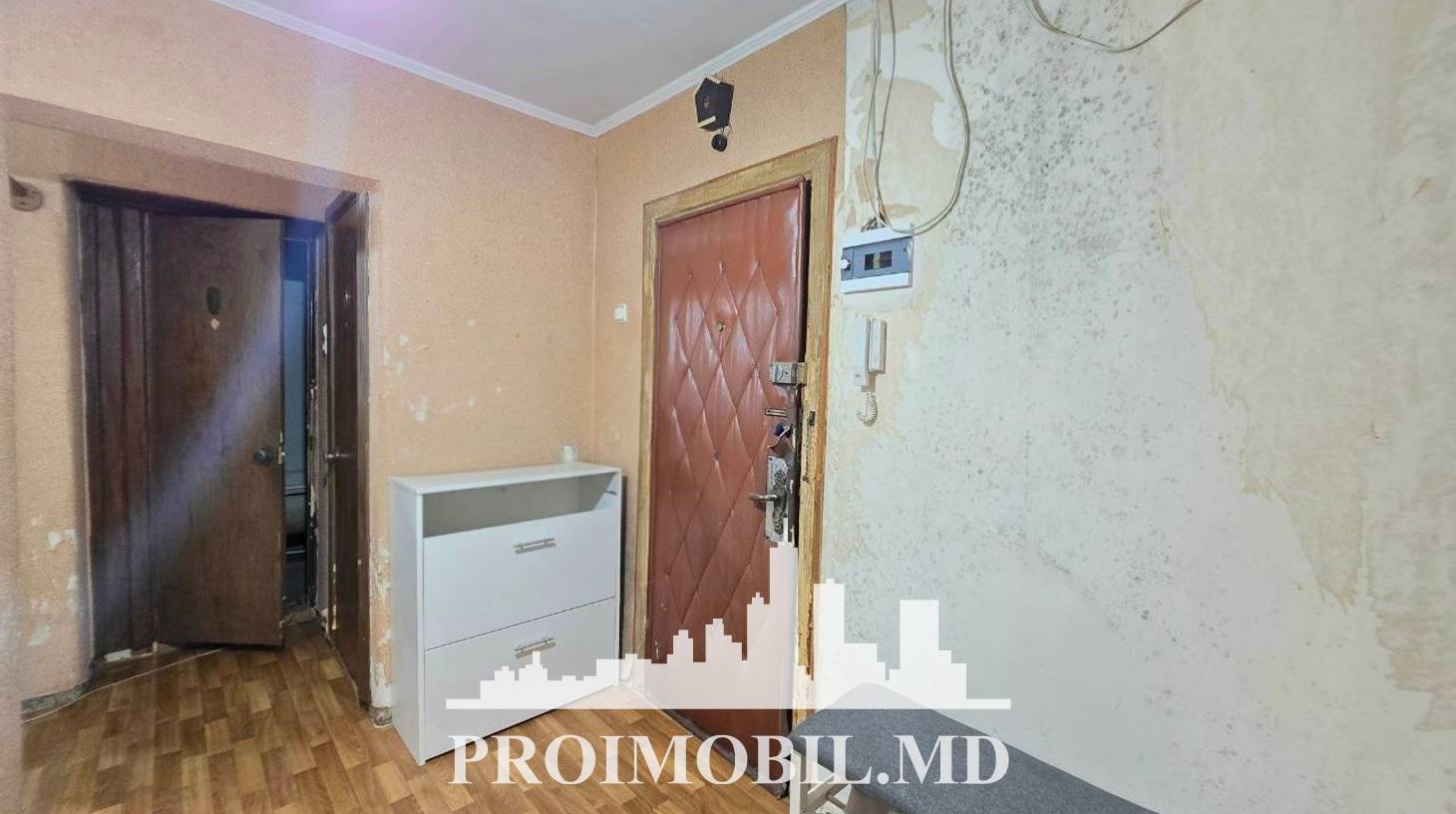 https://images.proimobil.md/hHDsdCWv_6R0hIHGJX3GKEbF33vi1AcbQwkExsK2TwI/watermark:0.75:so:0:30:0.39/resize:fill:1460:816:1/gravity:ce/bG9jYWw6Ly8vZXN0YXRlL2xyLzBmMjk0NTg4LTI1NmUtNGY5OS1iOTFmLTU5NmM0OGI1Yjc5YS5qcGVn