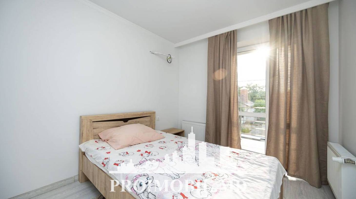 https://images.proimobil.md/hK7vwo0YTOkrXSVGoCHxzaSGvUj5iOZZizfg355Om08/watermark:0.75:so:0:30:0.39/resize:fill:1460:816:1/gravity:ce/bG9jYWw6Ly8vZXN0YXRlL2xyLzA5NmM4NDdkLTdkZTctNDE1My1iYjZhLWU2ZDQyNGQzMzZiNy5qcGVn