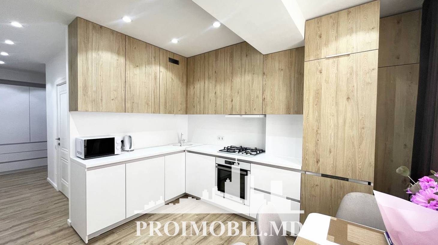 https://images.proimobil.md/hKWluj7M7hBCp0LpxZ-yUnczAwHYkZCq5ZV8pdFVRX0/watermark:0.75:so:0:30:0.39/resize:fill:1460:816:1/gravity:ce/bG9jYWw6Ly8vZXN0YXRlL2xyL2EwNWE0Y2Y3LWZkM2MtNDg2Zi05ZGU4LTcxZDYzZDgyZmJkMC5qcGVn