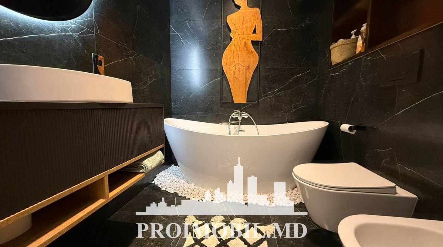 https://images.proimobil.md/hMgbJ8_CSl_fDvYjC20qlEdgBFxI5bnn_DcOd5L3FCY/watermark:0.75:so:0:30:0.39/resize:fill:1460:816:1/gravity:ce/bG9jYWw6Ly8vZXN0YXRlL2xyL2QwNTBhNzkzLTNhNWEtNDU3NC05NDg4LWYzMDBjYjRjNmZlOS5qcGVn