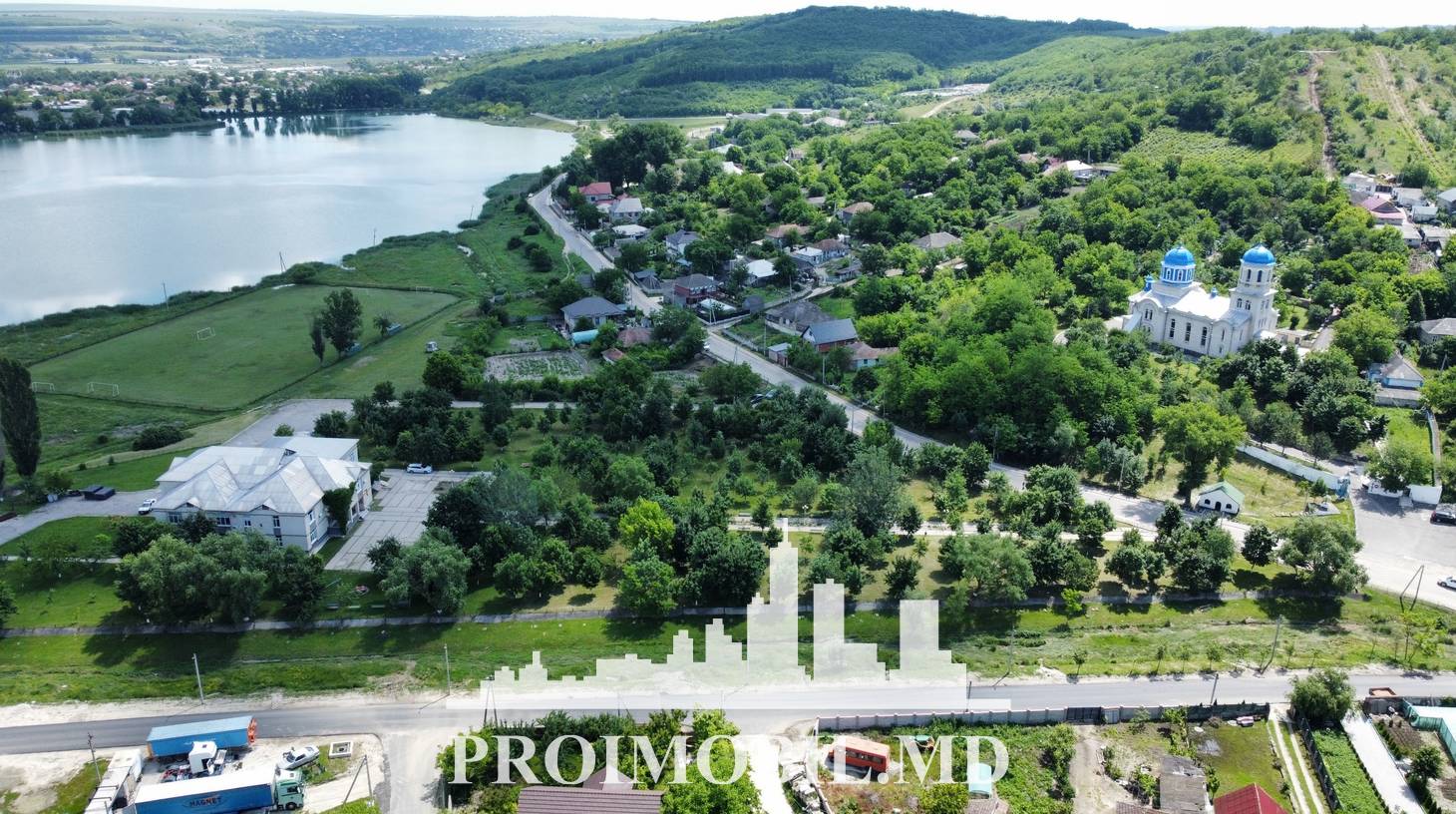 https://images.proimobil.md/hN4m1t-cthYyIbgt2Z4MsKTLmI8v3PkSWZjjPgxV8P4/watermark:0.75:so:0:30:0.39/resize:fill:1460:816:1/gravity:ce/bG9jYWw6Ly8vZXN0YXRlL2xyLzQzYTE2MGVjLTk4NzQtNGVkNS1hY2U0LWFiZjEyNmM5NzY2Mi5qcGVn