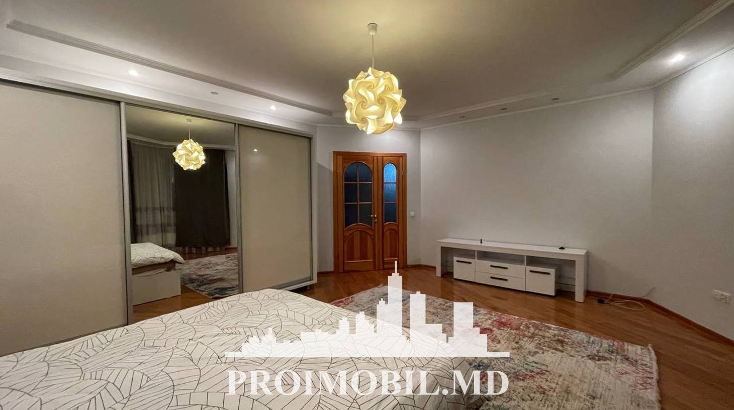 https://images.proimobil.md/hNjxEm86yqM168rwx5S-Q_rK6JF5y4AnGbW2gZHLDto/watermark:0.75:so:0:30:0.39/resize:fill:1460:816:1/gravity:ce/bG9jYWw6Ly8vZXN0YXRlL2xyL2E0NTc1ODVlLWVkZjgtNDhlNC05ZWRiLWIxZGE5MTM0NmYzYi5qcGVn