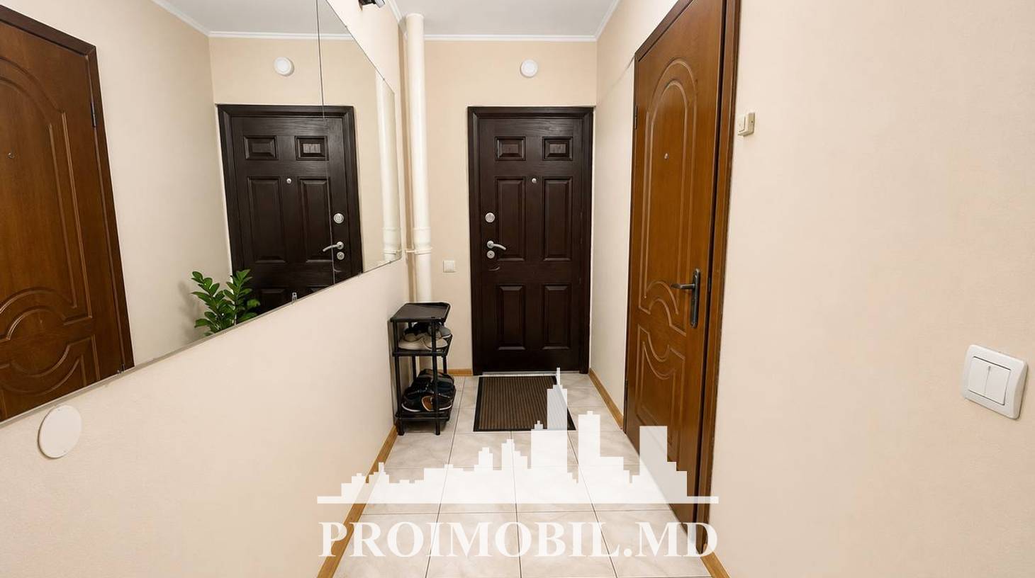 https://images.proimobil.md/hUK1N54MUCo8gT700xWR2j9RJ1bXafpWvaqexjnvwg0/watermark:0.75:so:0:30:0.39/resize:fill:1460:816:1/gravity:ce/bG9jYWw6Ly8vZXN0YXRlL2xyL2MxY2Y4ODhmLTZhYTAtNDZhOC1iMTMyLTcyOTRjZTgzMDQ2ZC5qcGVn