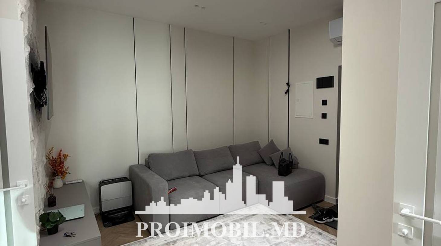 https://images.proimobil.md/hVn47TOWOC609NmmprjUXmbm_xDP5kyQJCdscU9kOD8/watermark:0.75:so:0:30:0.39/resize:fill:1460:816:1/gravity:ce/bG9jYWw6Ly8vZXN0YXRlL2xyL2VhN2UyMTJlLWY4ZWQtNDdlZi04NWQ0LTlmNmY1NTliMjgyOS5qcGVn