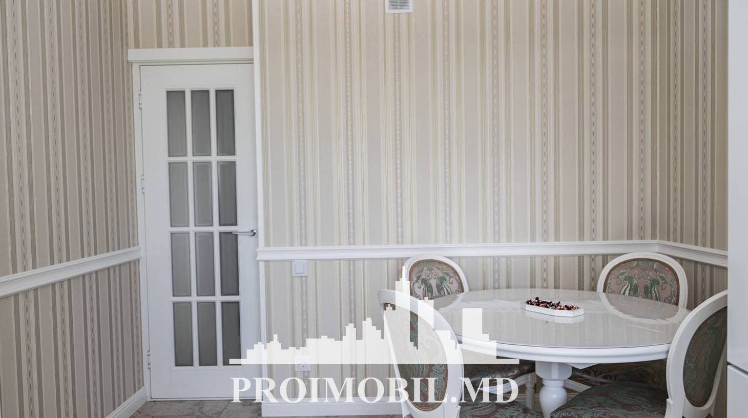 https://images.proimobil.md/hX2NLmNg0byTWTrP1mi5mikkjXAwmVA67PqnLkpRU7s/watermark:0.75:so:0:30:0.39/resize:fill:1460:816:1/gravity:ce/bG9jYWw6Ly8vZXN0YXRlL2xyL2NhYmM1ZDczLWEzNWYtNDAzNi05ZDM1LTI5Y2E4MDA0Y2Y3My5qcGVn