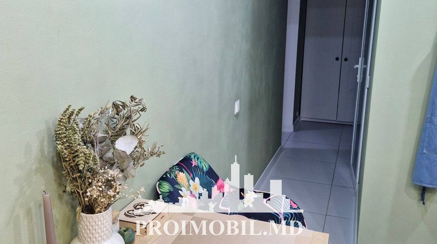 https://images.proimobil.md/hX5GecA-KBYCWsXpyRwdk-eFfR8C7Dk4qIjbw9UFgmw/watermark:0.75:so:0:30:0.39/resize:fill:1460:816:1/gravity:ce/bG9jYWw6Ly8vZXN0YXRlL2xyLzNiNGYwN2RlLTYzNjktNDA3Ny04ZWM4LTExMDJmYTNlN2NkYS5qcGVn