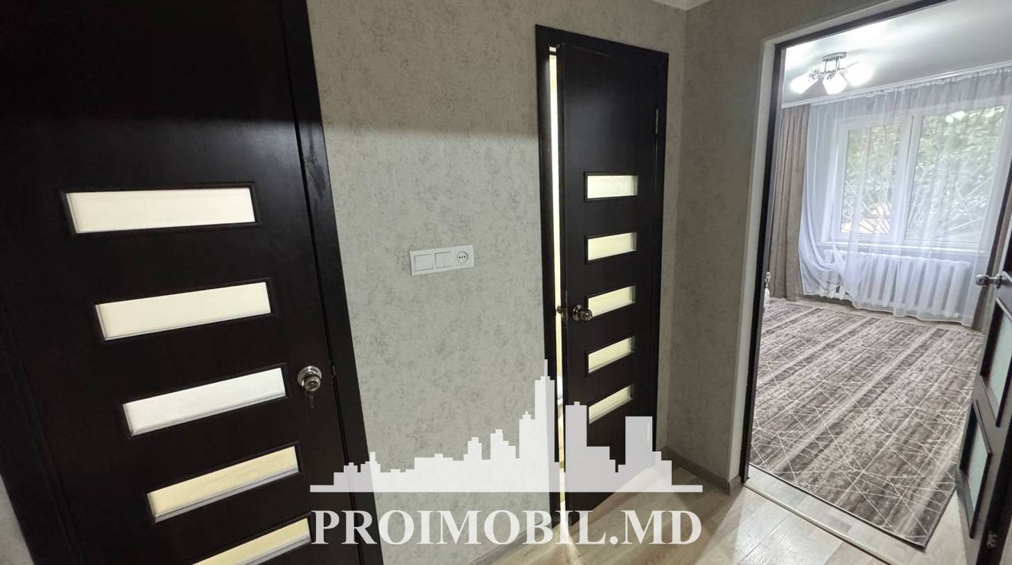 https://images.proimobil.md/hXLEA6R89PrAVLF8NHPsOoPJx3pv65VK3QL8VQAc6BI/watermark:0.75:so:0:30:0.39/resize:fill:1460:816:1/gravity:ce/bG9jYWw6Ly8vZXN0YXRlL2xyL2U3MzI3Y2E1LWFiMDQtNDExOC1hZjFiLWRjYzJkZDkyNTU2NS5qcGVn