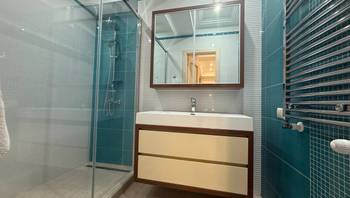 https://images.proimobil.md/h_Rr-x8z1ksnLd1stnEoqAfpxvksDSeNyazZYYuCcuM/resize:fill:350:198:1/gravity:ce/bG9jYWw6Ly8vZXN0YXRlL2xyL2EwODE0OWI0LWRhZGMtNDg1ZS1hODI3LWUzMGU4NmU2ZGQwMC5qcGVn