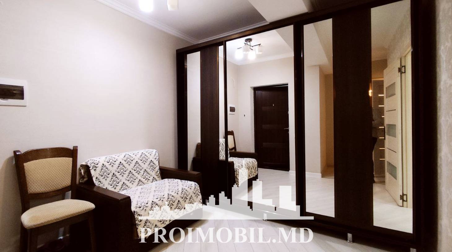 https://images.proimobil.md/h_kFAjmDndd9NdsE-goJ0-Pv8JW-HZfwNuBia2ZcONo/watermark:0.75:so:0:30:0.39/resize:fill:1460:816:1/gravity:ce/bG9jYWw6Ly8vZXN0YXRlL2xyLzlmNWNiNTAzLWU5Y2YtNGMyZS1hM2FkLWVmODcxYjhkZTNmYy5qcGVn