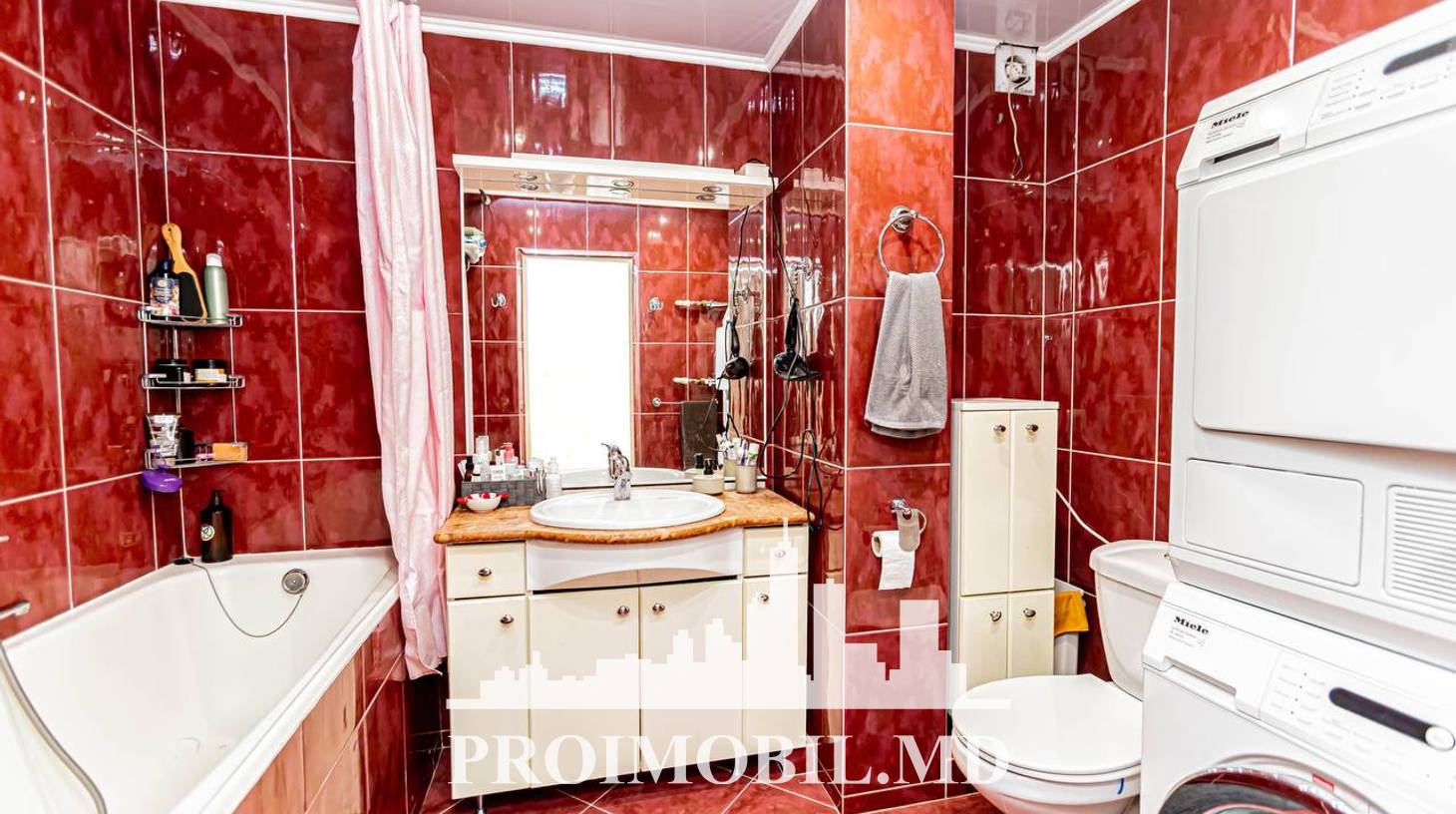 https://images.proimobil.md/hiNPkqE8QIkrOHIGWvC35r8K4UyhEe2NV5YDEe-6Rl0/watermark:0.75:so:0:30:0.39/resize:fill:1460:816:1/gravity:ce/bG9jYWw6Ly8vZXN0YXRlL2xyL2JjZTlkZDA0LTliM2UtNDQ0MS04MDhjLTU2OThmZGEyMWQwYS5qcGVn