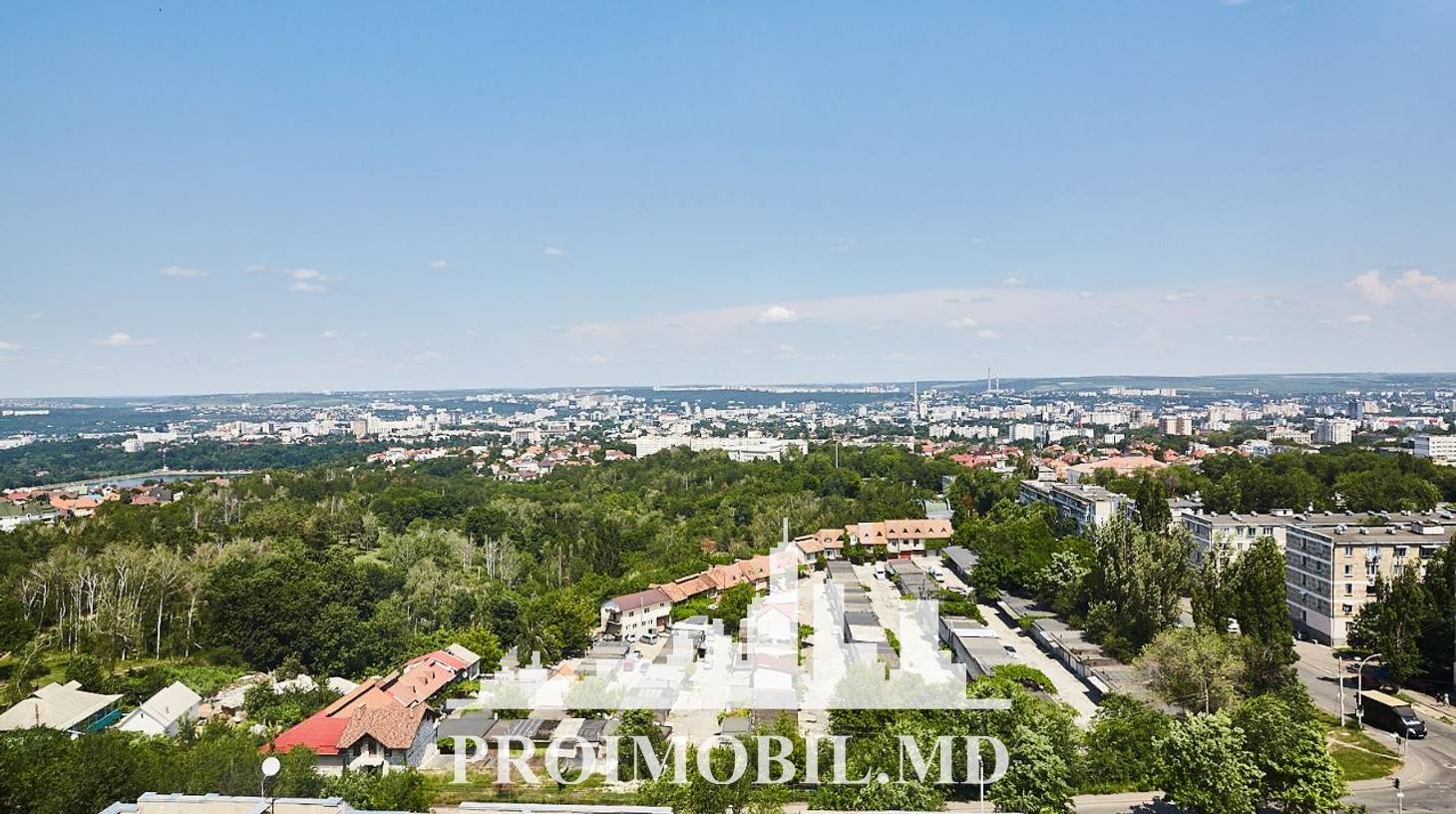 https://images.proimobil.md/hjLKIgBVpRkQYy9WF5liPKg9eoF_99Kz6-5d0xIof2s/watermark:0.75:so:0:30:0.39/resize:fill:1460:816:1/gravity:ce/bG9jYWw6Ly8vZXN0YXRlL2xyLzhhZTIxMTQ3LWY0MDEtNDJkZS05Y2ZjLTU1MWViZjdmYjJiZC5qcGVn