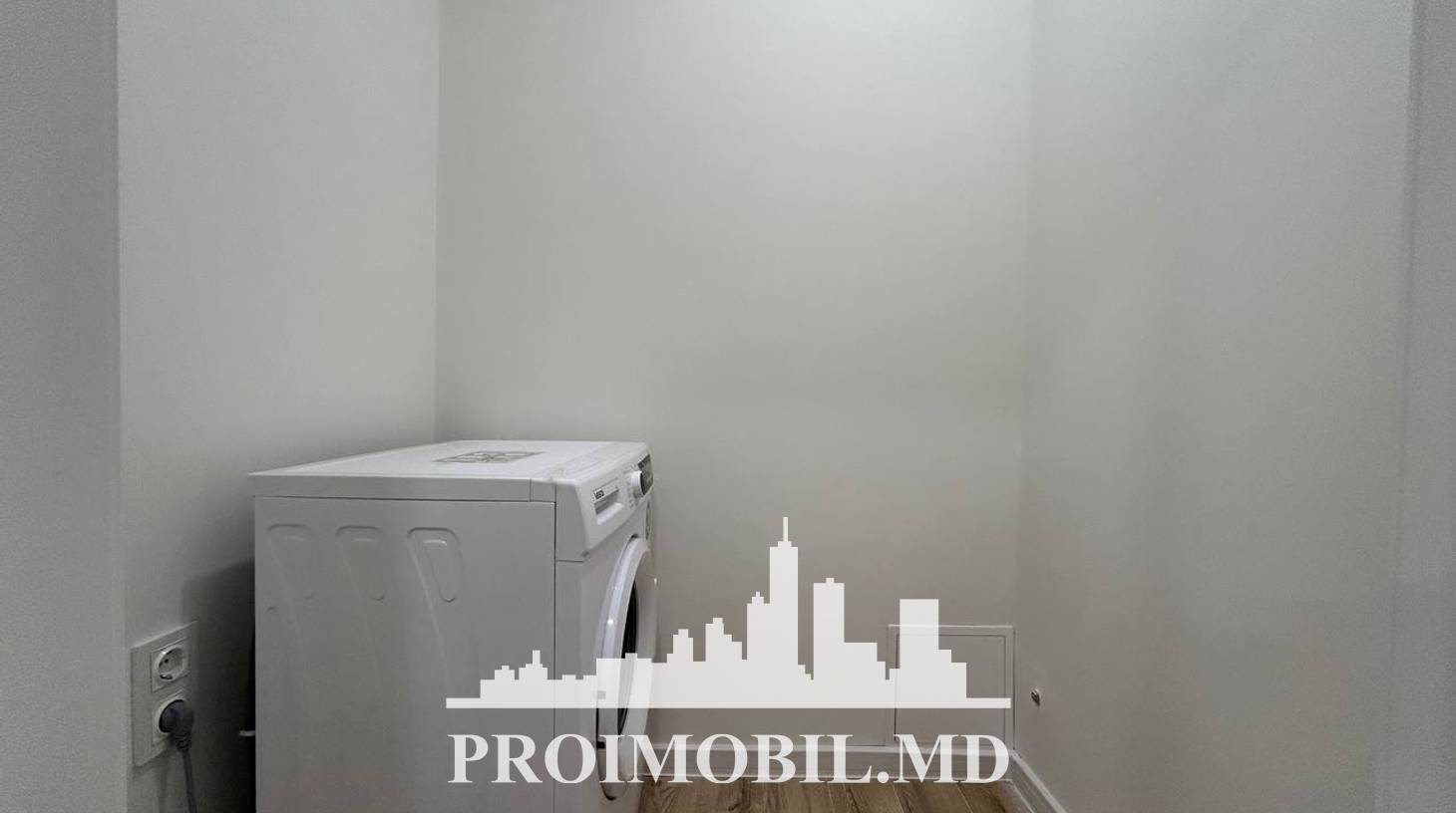 https://images.proimobil.md/hm_4ob2p3nLh4GJeNh02CAAgAzHU-gw9GHxXmK4aGQI/watermark:0.75:so:0:30:0.39/resize:fill:1460:816:1/gravity:ce/bG9jYWw6Ly8vZXN0YXRlL2xyLzFiM2VlOWI0LWQxY2UtNDM4YS1hNWQwLTAxMjMyNzE2NWQ5YS5qcGVn