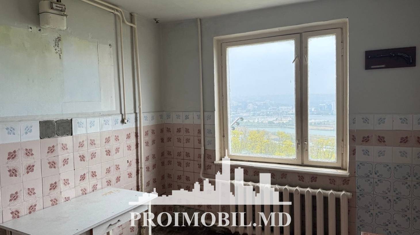https://images.proimobil.md/hmye0t6rjRp8l8ohtz6JIoU1h3oiZ1vBiuuAv9X_gqQ/watermark:0.75:so:0:30:0.39/resize:fill:1460:816:1/gravity:ce/bG9jYWw6Ly8vZXN0YXRlL2xyLzcwYmI2Y2ZjLWVmYTgtNDgzNy04MDAxLTY1NGM0ZjkxYjQxYy5qcGVn