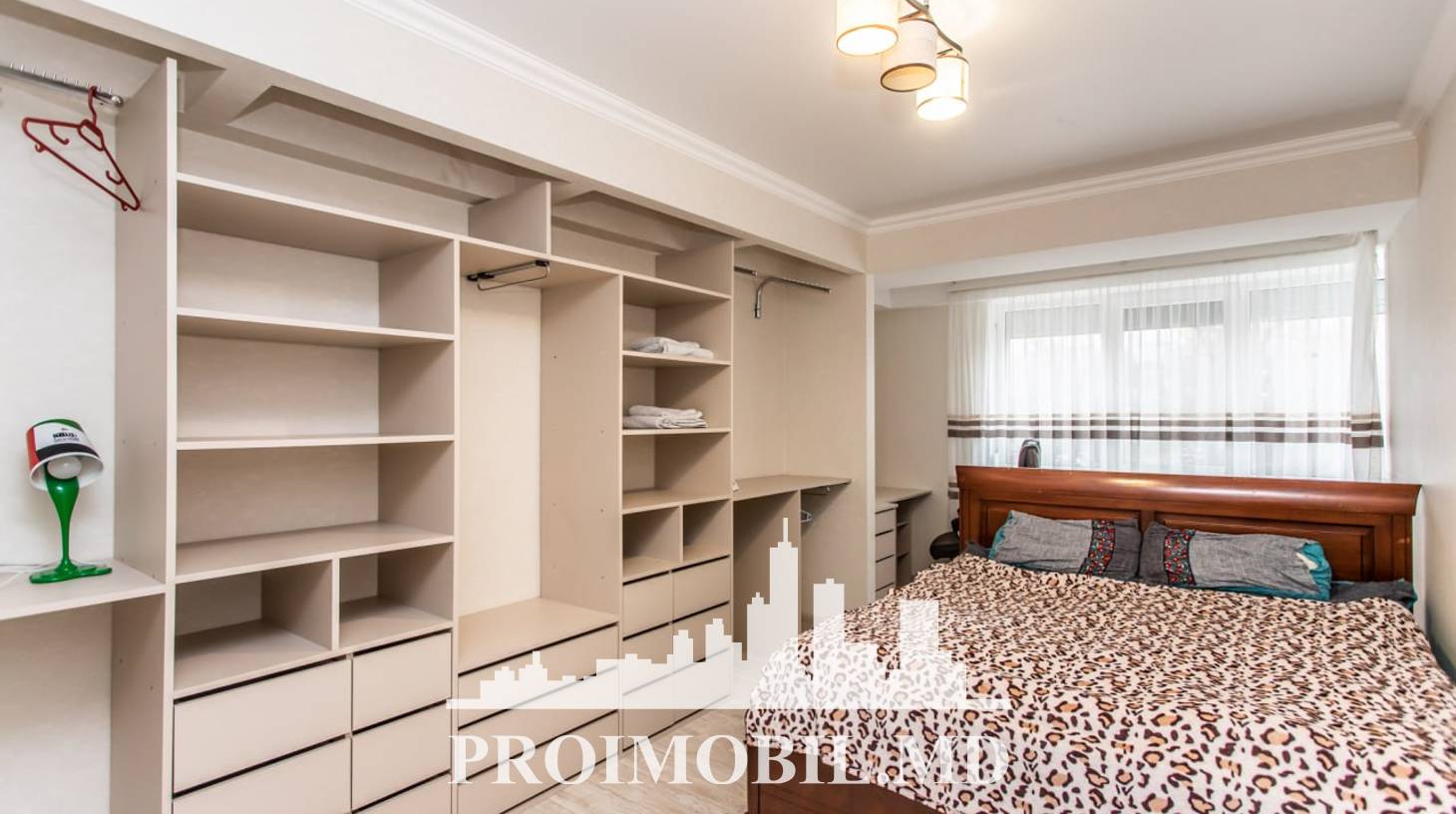 https://images.proimobil.md/hoByeNoE2pIEByGXHjBvlJGl0AWZ4Gkfo9E8bk3PSk4/watermark:0.75:so:0:30:0.39/resize:fill:1460:816:1/gravity:ce/bG9jYWw6Ly8vZXN0YXRlL2xyLzljNjVjMmY3LTQ0MWUtNDU1OS05MWUxLTE5ZWMwODgzY2M1OC5qcGVn