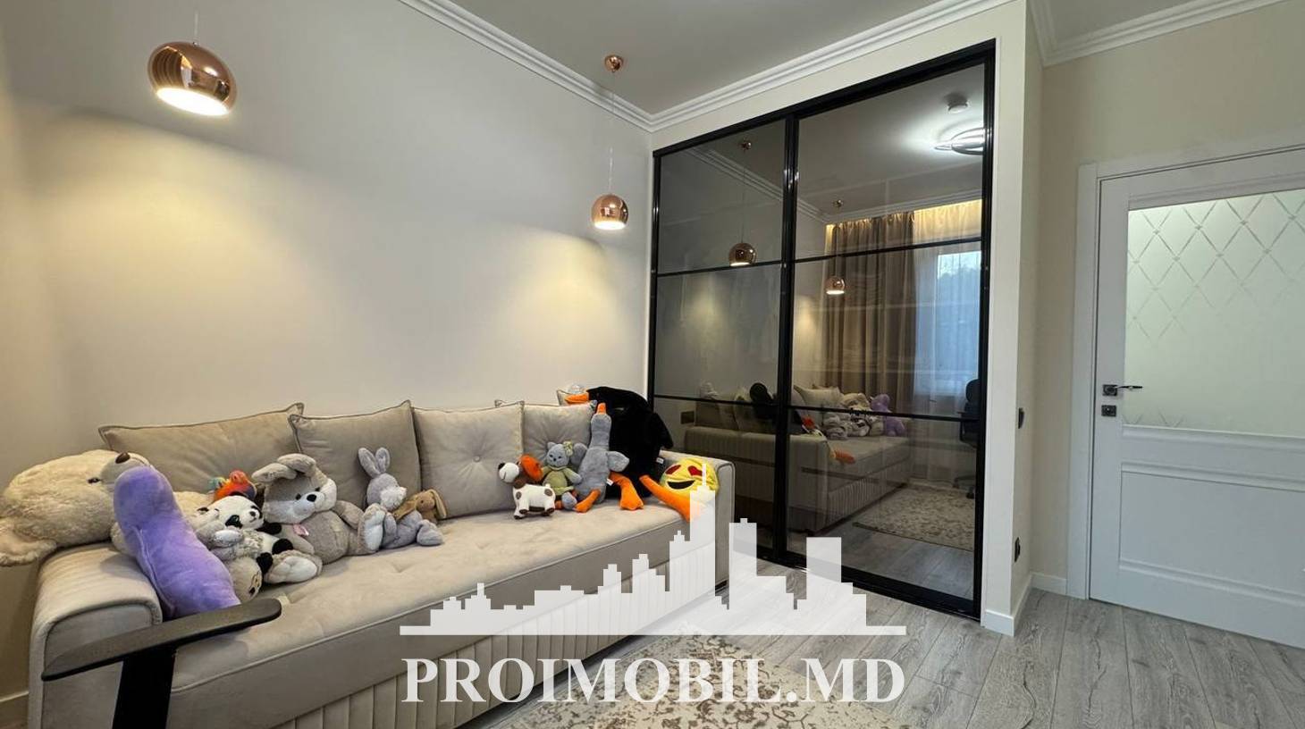 https://images.proimobil.md/hpGBXkp5ZFbHy7oXHhqW_mzB6UPZN20BNipkX992OLk/watermark:0.75:so:0:30:0.39/resize:fill:1460:816:1/gravity:ce/bG9jYWw6Ly8vZXN0YXRlL2xyL2Q4ZDg1ZWE3LTlhMjUtNDRhZi05NWE2LWQ2YWYwZTMyMmFhYi5qcGVn