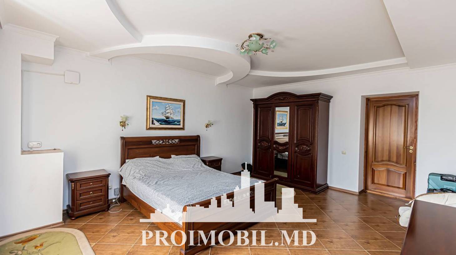 https://images.proimobil.md/hpo7XG03EwrBqVlOsgX9JX2jJ1C5Gr7Rm5rlNi1eX10/watermark:0.75:so:0:30:0.39/resize:fill:1460:816:1/gravity:ce/bG9jYWw6Ly8vZXN0YXRlL2xyL2NiYmVhMzU2LTQ5MjMtNDlkMy04OTdjLTU3ZjI2MWY4MzYzYS5qcGVn