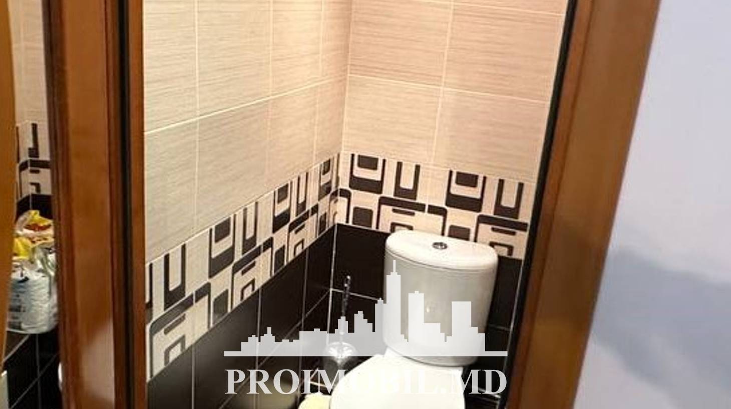 https://images.proimobil.md/hqq6wOiwRx17ZIV3RVfJ_E4152ZVwlNOINYb5kejAaA/watermark:0.75:so:0:30:0.39/resize:fill:1460:816:1/gravity:ce/bG9jYWw6Ly8vZXN0YXRlL2xyLzVjY2Q5MjM4LWRmYzMtNDVmNC1iODM3LWI1ZTA2Y2ZkMGFiYi5qcGVn