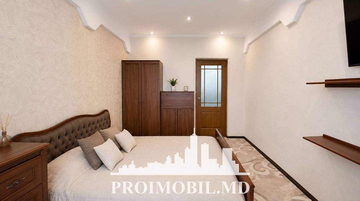 https://images.proimobil.md/hr_c_9BMmseiyLT5nJJf5OV2eXrBOPNm86EnF9CA_54/watermark:0.75:so:0:30:0.39/resize:fill:1460:816:1/gravity:ce/bG9jYWw6Ly8vZXN0YXRlL2xyLzFiMDY4ZDg5LWQ5OTYtNDQyNi1iNjYzLWZiZjk4ZjZhY2RlZC5qcGVn
