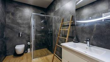 https://images.proimobil.md/htPTr0wyEDK_DzbiUnPtcnLJ-jOdwnbbXvIX28N5CfY/resize:fill:350:198:1/gravity:ce/bG9jYWw6Ly8vZXN0YXRlL2xyLzU4YTRmYTVhLTJkNmQtNGNlNC04YTljLTlmMDkwNzczOWU5OC5qcGVn