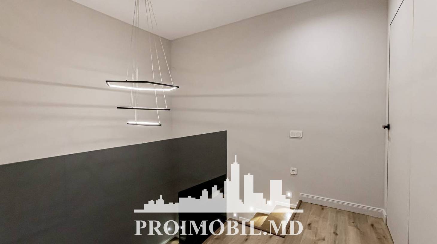 https://images.proimobil.md/hvc__n_J76f8j851vud7TXYtlsVhaY9gqiHaiZy6YcU/watermark:0.75:so:0:30:0.39/resize:fill:1460:816:1/gravity:ce/bG9jYWw6Ly8vZXN0YXRlL2xyLzE0YmNjMjA5LTQ2NmMtNDYyMy04YmNhLWMxMWFhMzViNjJlYy5qcGVn