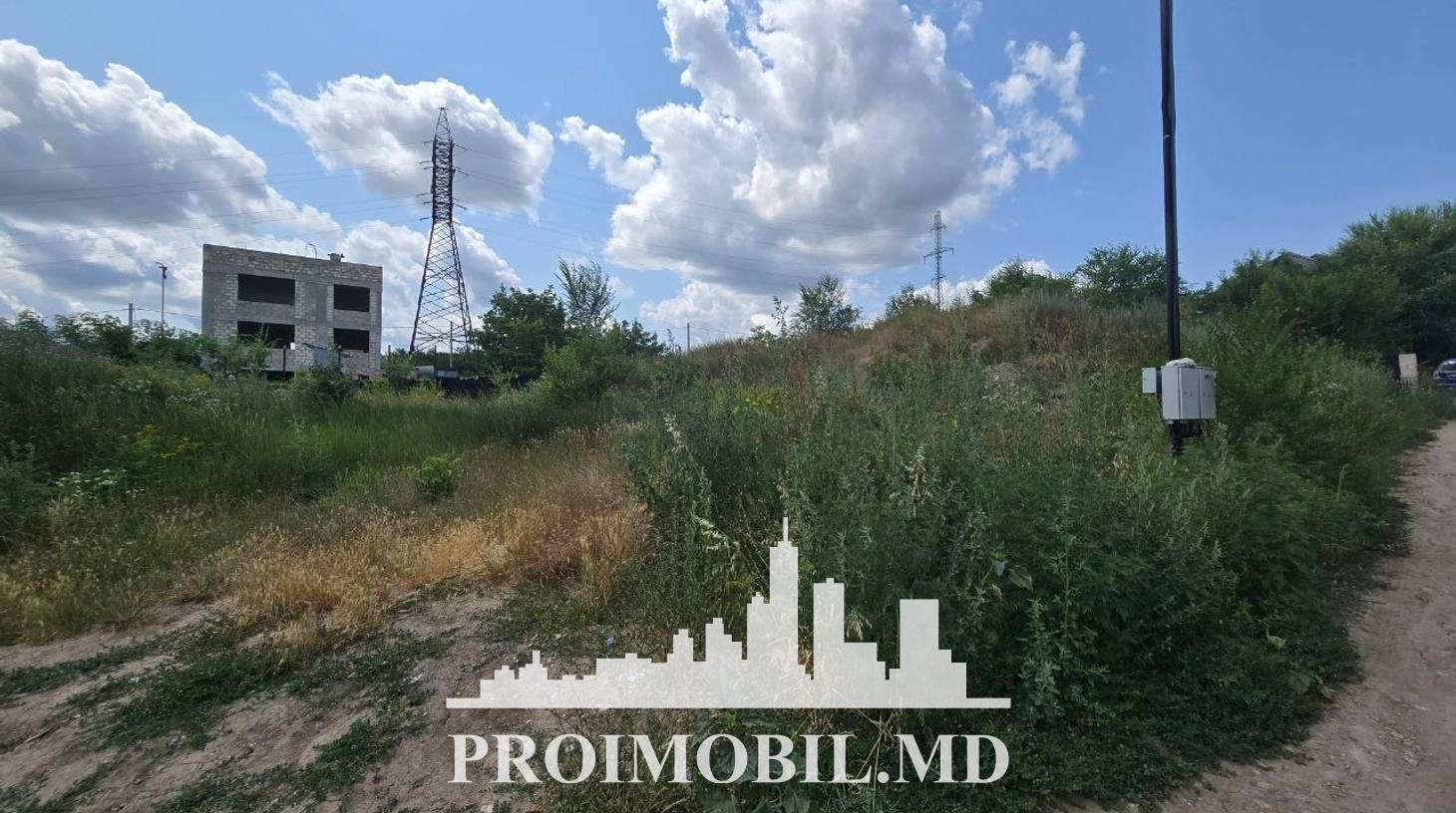 https://images.proimobil.md/hwLPAGCjmKTyEgbwc3JMkHZ-Wg3fVL3fZy4BuEJA2ws/watermark:0.75:so:0:30:0.39/resize:fill:1460:816:1/gravity:ce/bG9jYWw6Ly8vZXN0YXRlL2xyLzg3ZWU4MzgwLWEzNTctNDMxMy04ZDI1LTFhMzI1ODhjNmNiZC5qcGVn