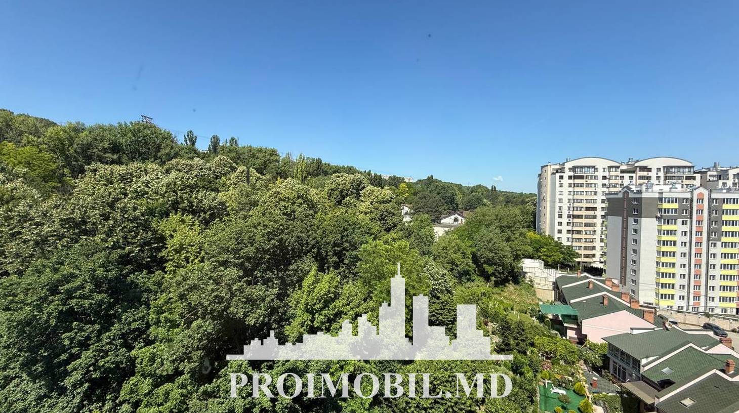 https://images.proimobil.md/i1KhNYJXn2k-ojw-Uco_2ebhdv1fUiCBCxXuUCFYa7w/watermark:0.75:so:0:30:0.39/resize:fill:1460:816:1/gravity:ce/bG9jYWw6Ly8vZXN0YXRlL2xyL2JjMjI5OTI5LWE3MzUtNDUzMC05MjhhLTJiZjRiYWRjOTc5ZS5qcGVn