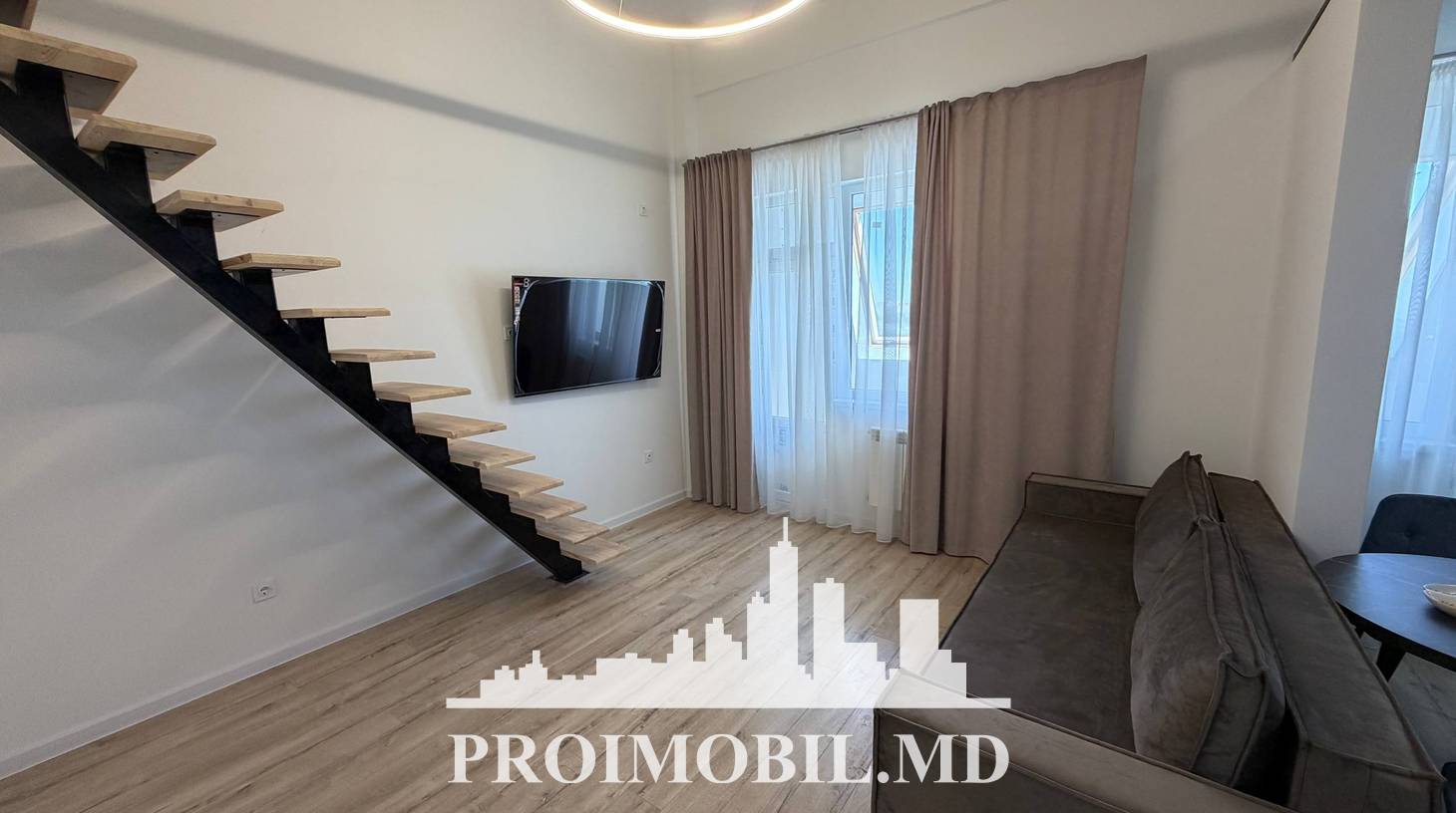 https://images.proimobil.md/i3UaEt2x3XoOfHnrfzfn-lDnU0jG5wt3QgKhxN60DWQ/watermark:0.75:so:0:30:0.39/resize:fill:1460:816:1/gravity:ce/bG9jYWw6Ly8vZXN0YXRlL2xyLzYzMTY3ZTczLTQzZjUtNGZhMC1iNTNlLWE3MDc3MjViNTk1My5qcGVn