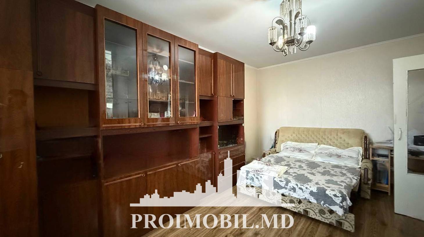 https://images.proimobil.md/i3v0R5qosVAyWI9EEjng-jW_n0vyJy-O0WImMNpw5cs/watermark:0.75:so:0:30:0.39/resize:fill:1460:816:1/gravity:ce/bG9jYWw6Ly8vZXN0YXRlL2xyLzY2NWEwNzhlLTMzZjItNGFmYy1iMTUwLWY0NTNkZGVhNGEyNS5qcGVn