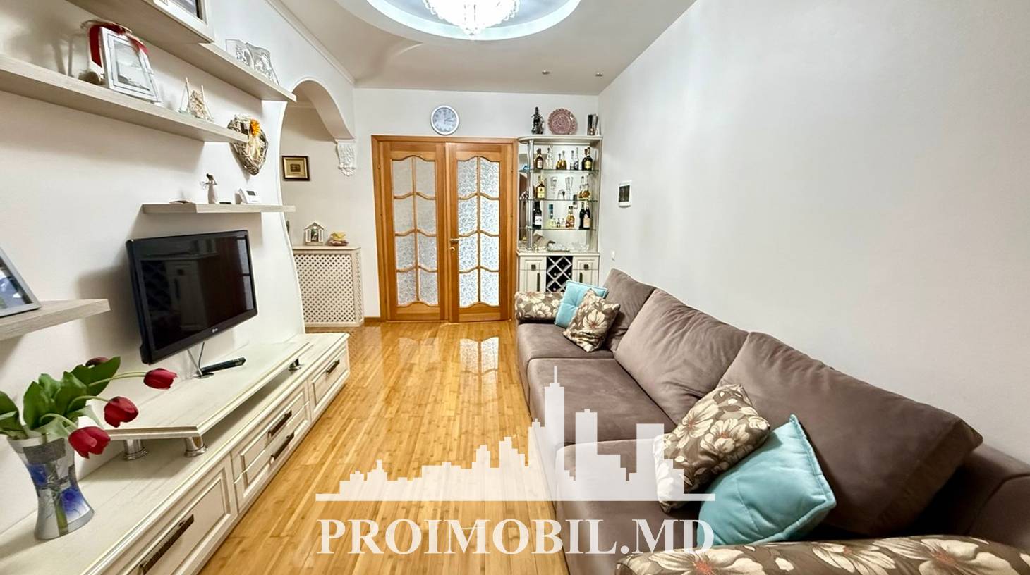 https://images.proimobil.md/i4td2cbKqhsghoVwE7Ro4RiQ9mOcfWeSFDw0I_zGhQ8/watermark:0.75:so:0:30:0.39/resize:fill:1460:816:1/gravity:ce/bG9jYWw6Ly8vZXN0YXRlL2xyL2E2M2Y1ZDNjLTc4MzktNDc4Zi1hYjcxLTI4OWY0MjFlMGFhNi5qcGVn
