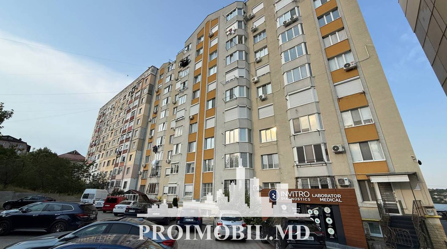 https://images.proimobil.md/i6b6ZEM4eixwmA1jNy3fH11hbftZ98OGE0C7K39wHbQ/watermark:0.75:so:0:30:0.39/resize:fill:1460:816:1/gravity:ce/bG9jYWw6Ly8vZXN0YXRlL2xyL2U4OWNkODJhLThjZDMtNDRmMS05ZDFmLWNhYzRmZmViMzNlOS5qcGVn