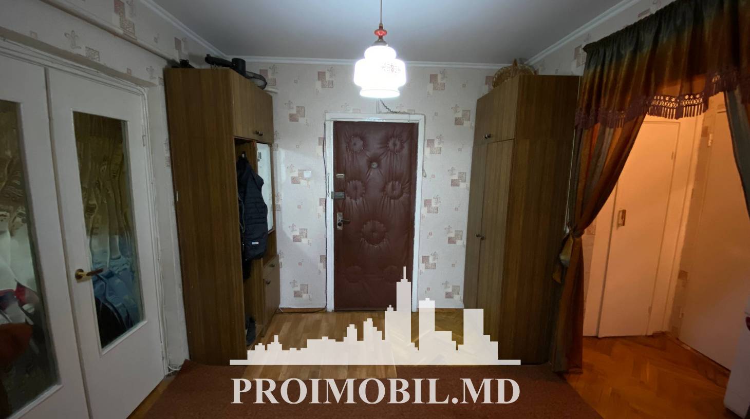 https://images.proimobil.md/i9ncc-cZjZ2RAJ01UTyBmDqvVZxlg6iYjukv077ZROg/watermark:0.75:so:0:30:0.39/resize:fill:1460:816:1/gravity:ce/bG9jYWw6Ly8vZXN0YXRlL2xyL2VkNTIyZDhiLWQzYWUtNDFhNi05M2U0LTM3YWJlZmQ1MzQ4ZC5qcGVn