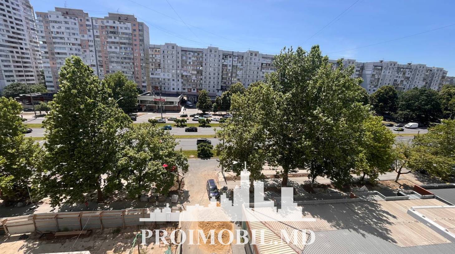 https://images.proimobil.md/iBqjPsO7hbJv0LxZUloIeDSagv9lv2k1ot0C0kVmCMY/watermark:0.75:so:0:30:0.39/resize:fill:1460:816:1/gravity:ce/bG9jYWw6Ly8vZXN0YXRlL2xyLzY4YmNlNzYzLWU3ODAtNDdiZC04ZTkyLWMzNjhlYWM1OThmYS5qcGVn