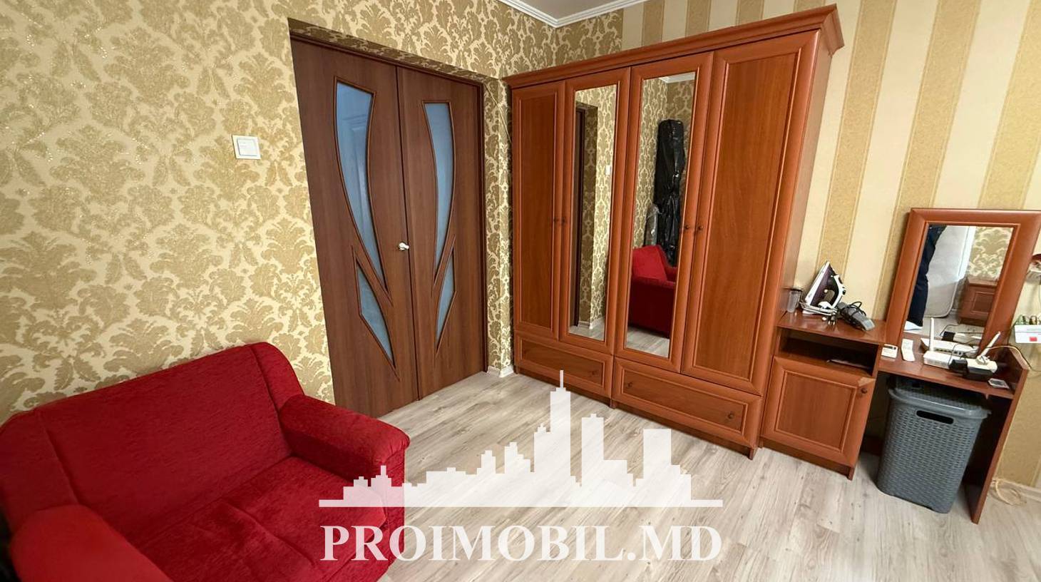 https://images.proimobil.md/iCBXp6XFVlzIKVplt6W9Y_NfHt8oxpQvOTa4HuCvcsc/watermark:0.75:so:0:30:0.39/resize:fill:1460:816:1/gravity:ce/bG9jYWw6Ly8vZXN0YXRlL2xyLzc0MWIzMWNmLWFmOTAtNDZhZC1hMjJmLTA0ZDU2YThjODhkMy5qcGVn