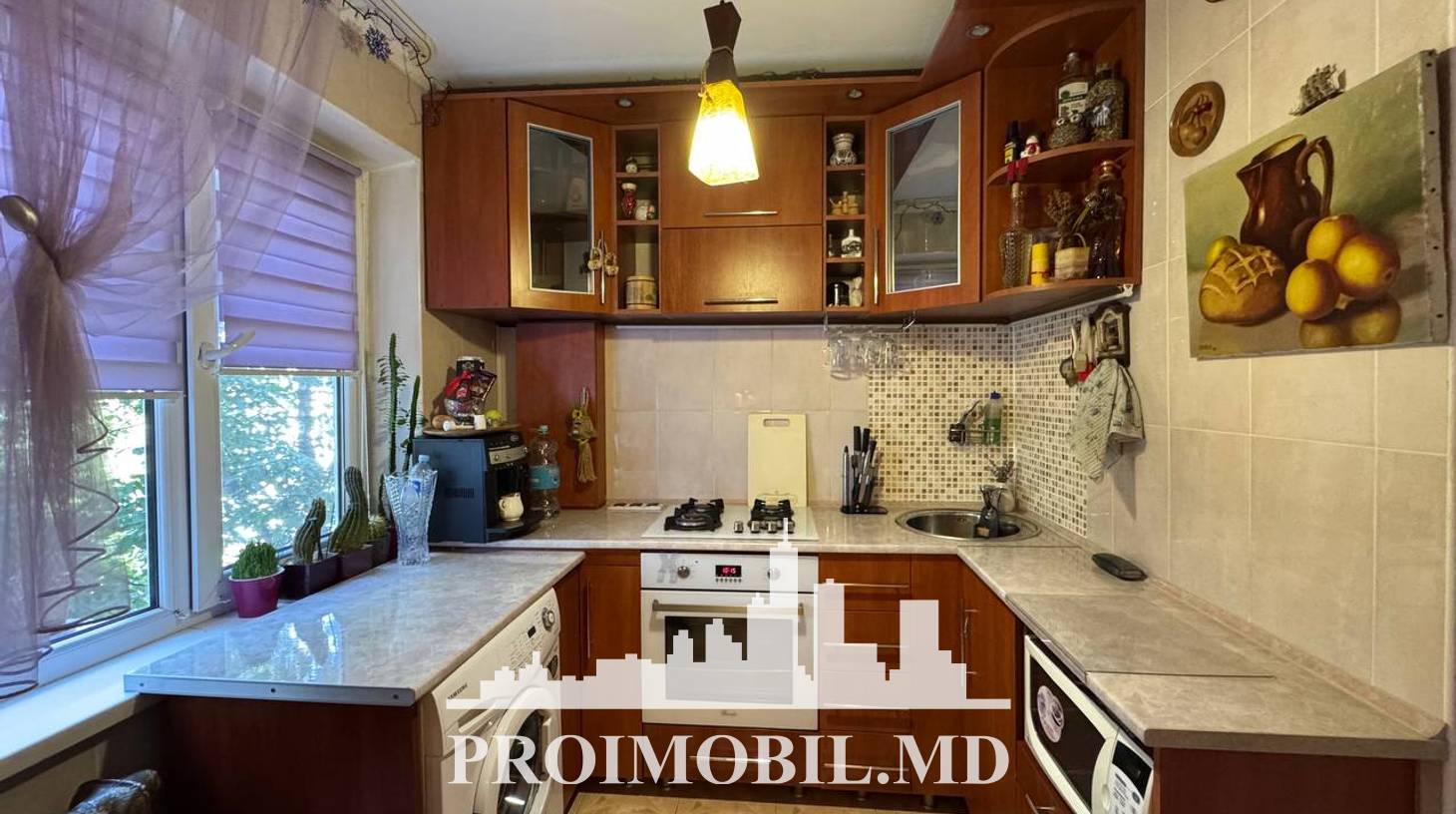 https://images.proimobil.md/iDAJ9W1SeAgh8YpabIoRFO0oyguI6iWUxlTfqz-zS3o/watermark:0.75:so:0:30:0.39/resize:fill:1460:816:1/gravity:ce/bG9jYWw6Ly8vZXN0YXRlL2xyLzFhODA5ZmNlLWNiNmEtNGViZC1hYzdlLTg1MGNlNzEyNDMwZi5qcGVn